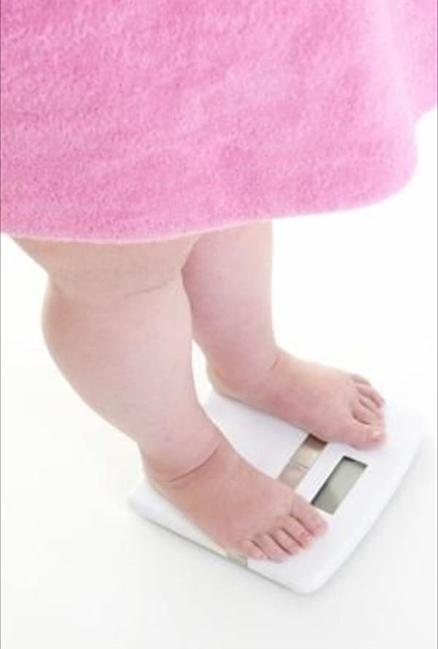 إحتباس السوائل، هل يرتبط بالدورة الشهرية فقط؟