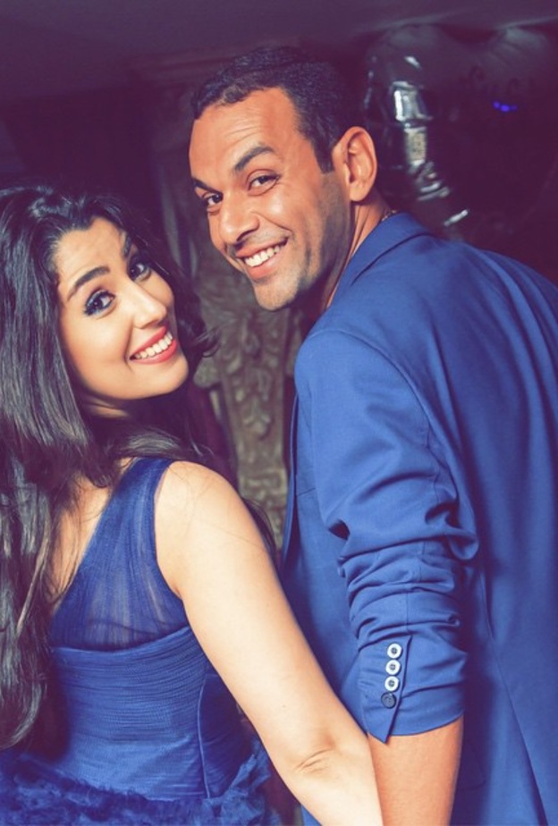 أيتن عامر مع زوجها بجلسة تصوير عقب الخطوبة