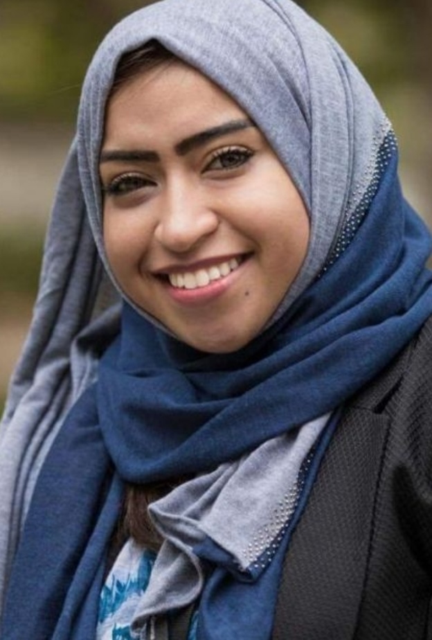 المبتعثة السعودية التشكيلية ياسمين الزاير