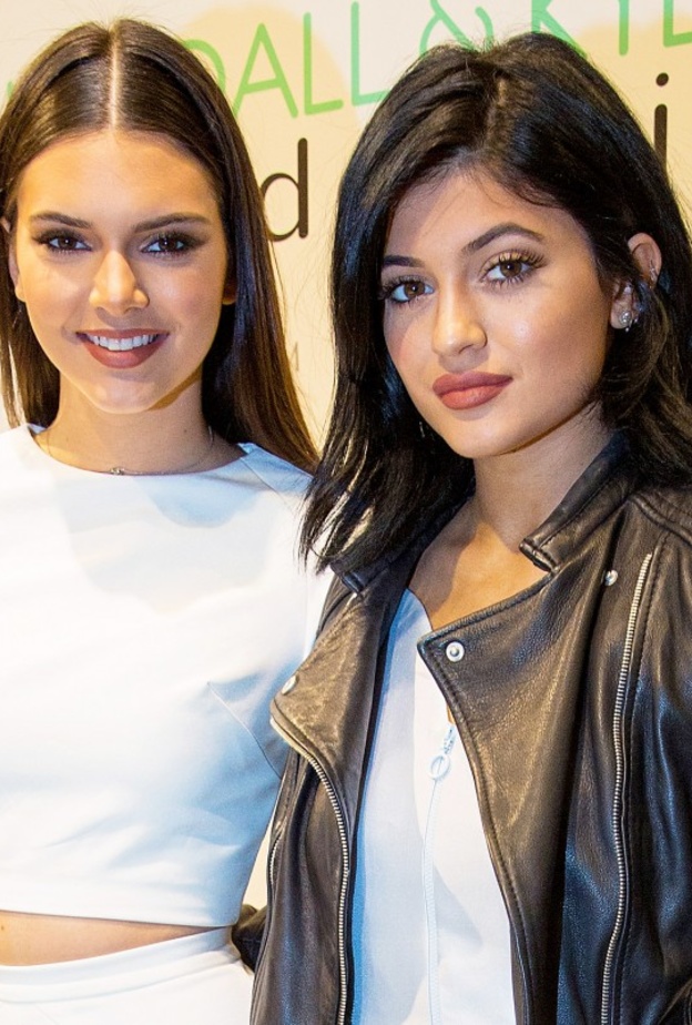 هل تشعر كايلي جينر بالغيرة من نجاح كيندال جينر؟