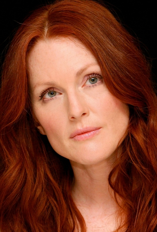 جوليان مور تقود حملة ضد بيع الأسلحة وتقول إنها مسؤوليتي كأم