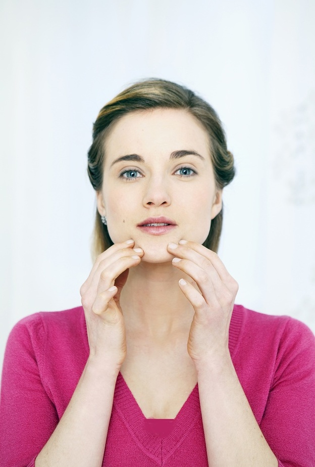  بعض التمارين اليومية تخلصك من شحوم الذقن