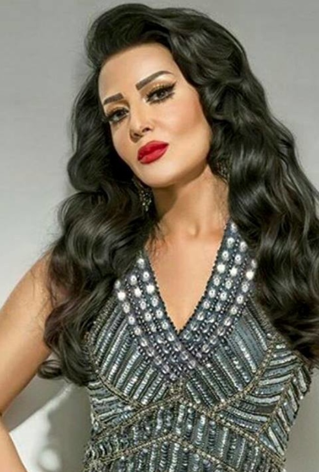 سمية وقعت فى الحب مرتين وتزوجت بالعقل مرتين