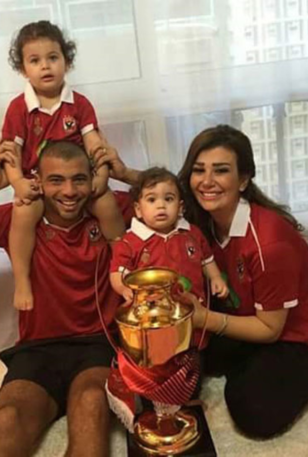 يارا نعوم تشارك عماد متعب احتفاله بكأس السوبر