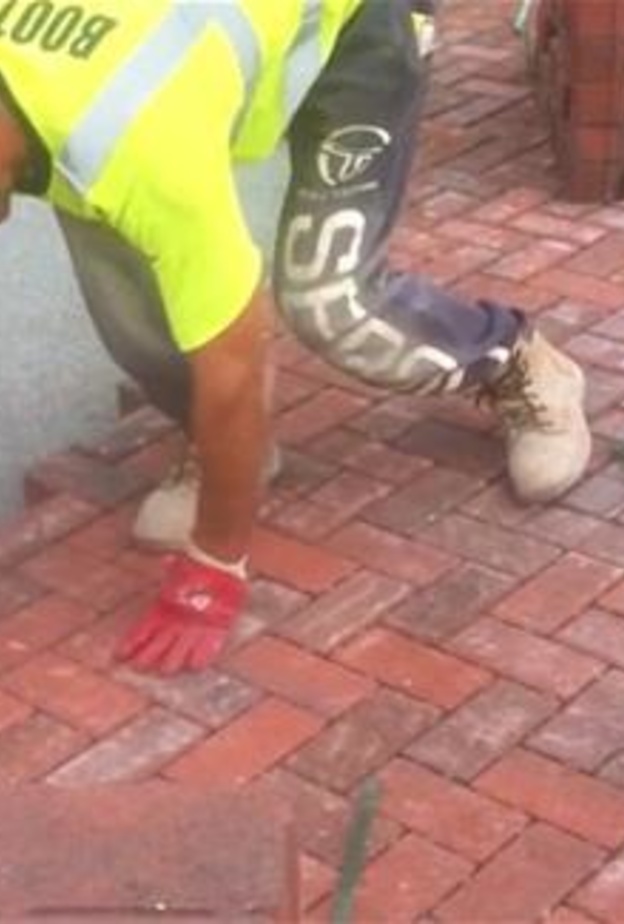 بالفيديو: "كايال" من عامل بناء إلى نجم على يوتيوب