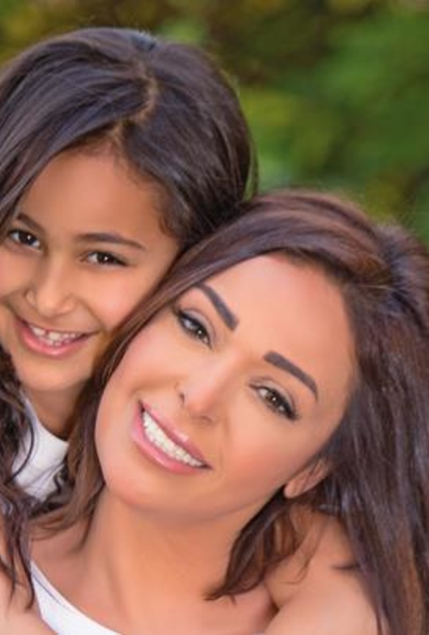 داليا البحيري تختلف مع زوجها بسبب انتماءاته الرياضية.. وابنتها شاهدة