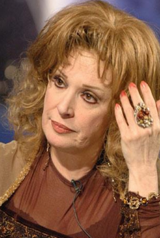 فيروز بين أنور وجدي ومديحة يسري