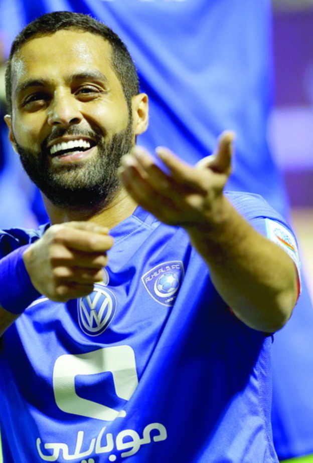 طريقة رسم قلب بأصابع اليد المفتوحة جاريث بيل