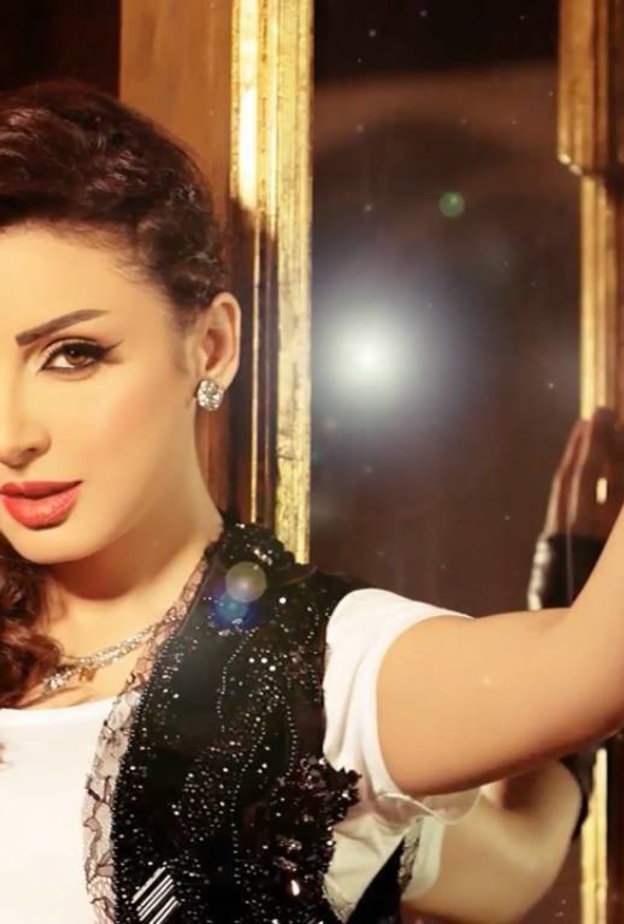 ناقشت توتر العلاقة بين العاشقين في خيط ضعيف 