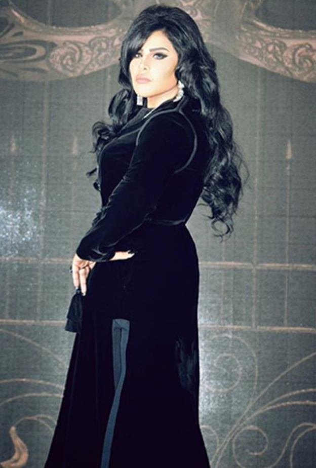 أحلام تحرص على استضافة أصدقاءها المقربين في منزلها دوما