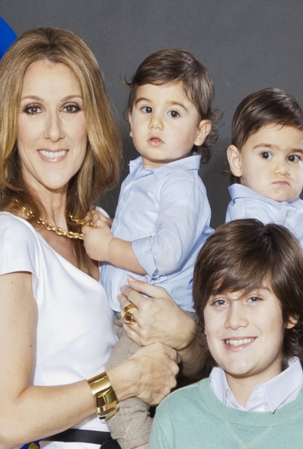 حالة من الملل تصيب جينيفر وتوأمها