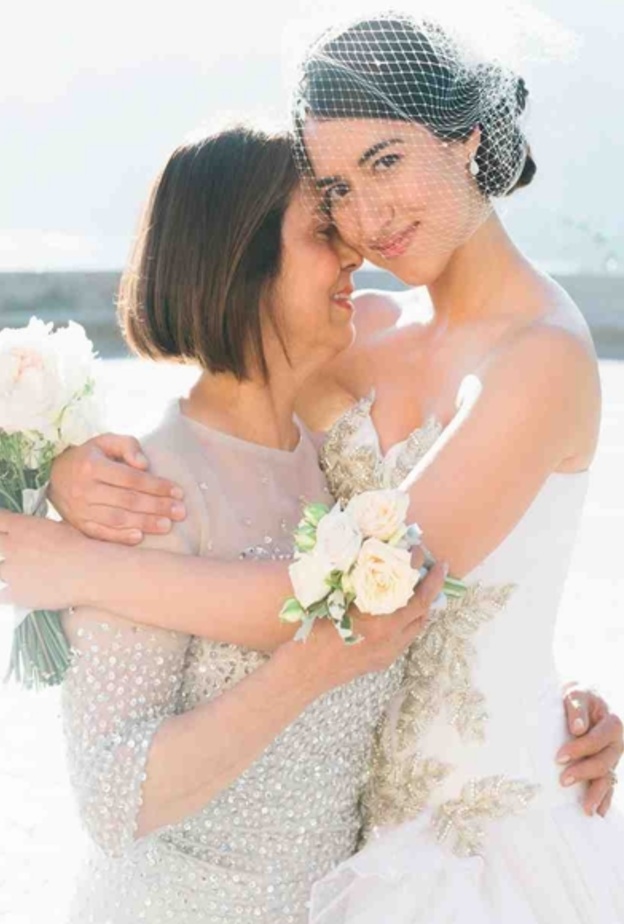 من الطرق المبتكرة لتعليق صور العائلة وتكريمهم في الزفاف