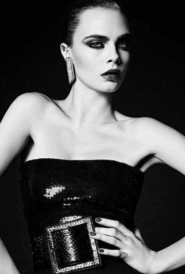 من عرض سان لوران Saint Laurent لخريف وشتاء 2016-2017