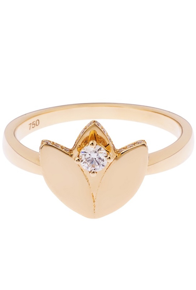 اسوارة ذهب من تصميم العلامة السعودية اوراس  Auras jewels