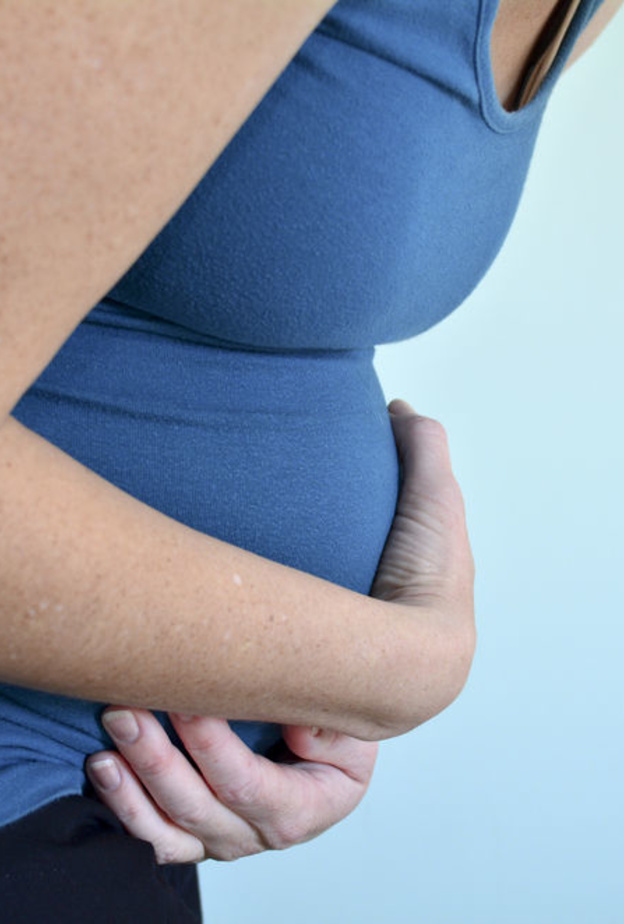 هل يؤدي صيام الحامل في رمضان الى الولادة المبكرة