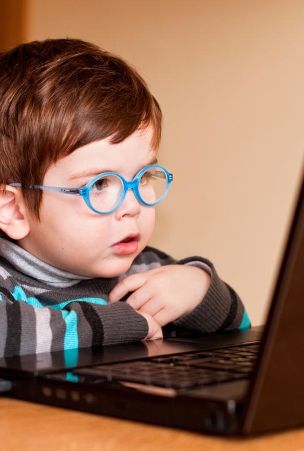 يوتيوب الموقع المفضل لدى الاطفال على الانترنت