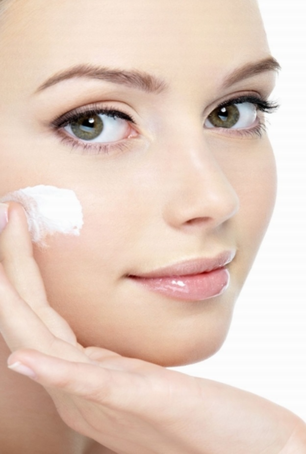 يمكن علاج اي نزيف جراء نزع الشعر بمكعبات الثلج