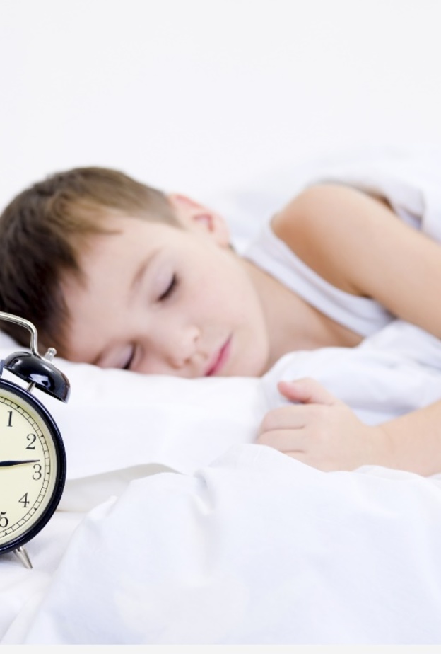 يجب ان تحرص الام على تنظيم نوم اطفالها خلال شهر رمضان