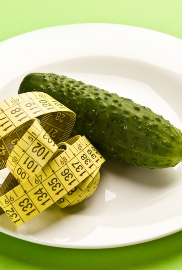 يحتوي الخيار على سعرات حرارية منخفضة فضلا عن انه وسيلة طبيعية لحرق الدهون