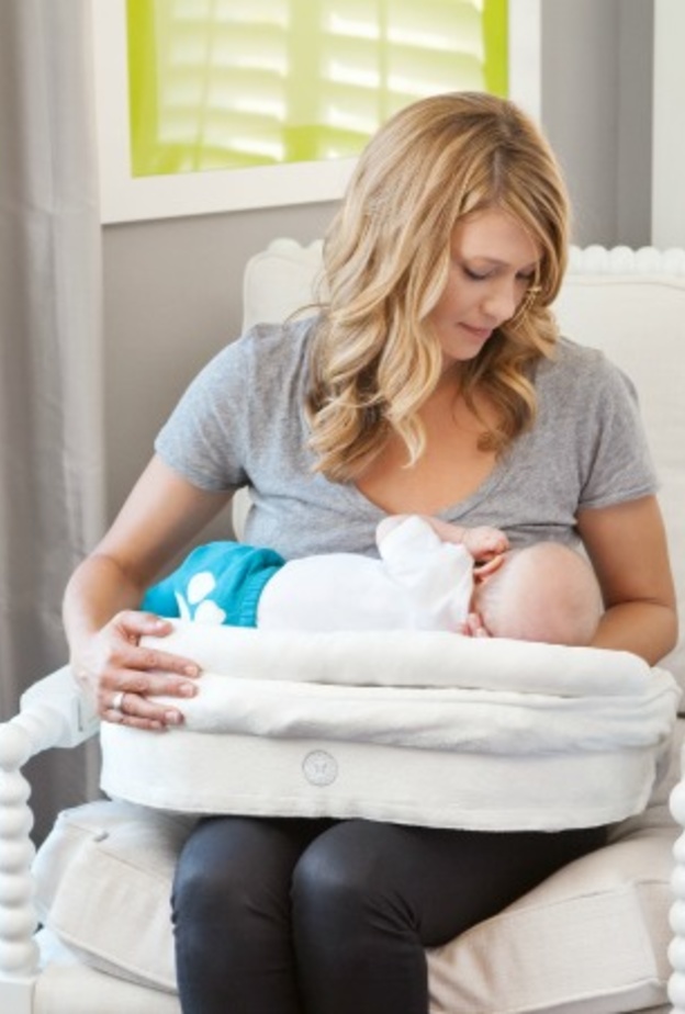 وزن وصحة الطفل تعتمد على وزن الام خلال الحمل والرضاعة