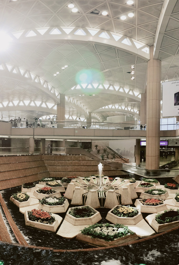 مطار الملك خالد والتوسعة الجديدة