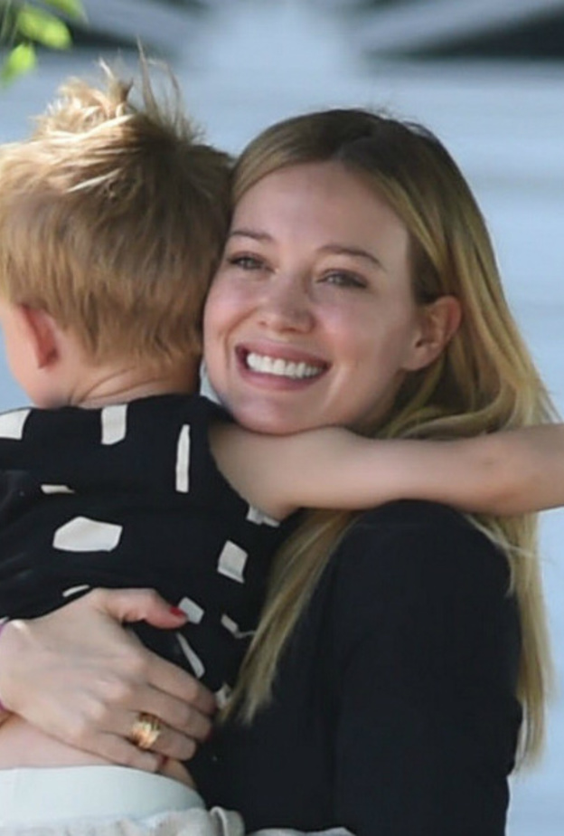 هيلاري داف اثناء الحمل