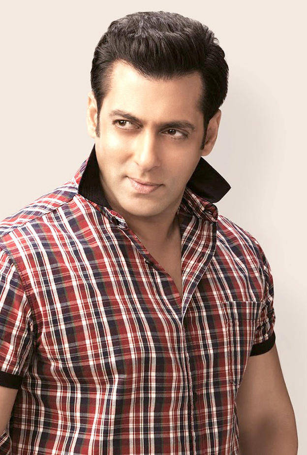 عمر سلمان خان يثير الجدل