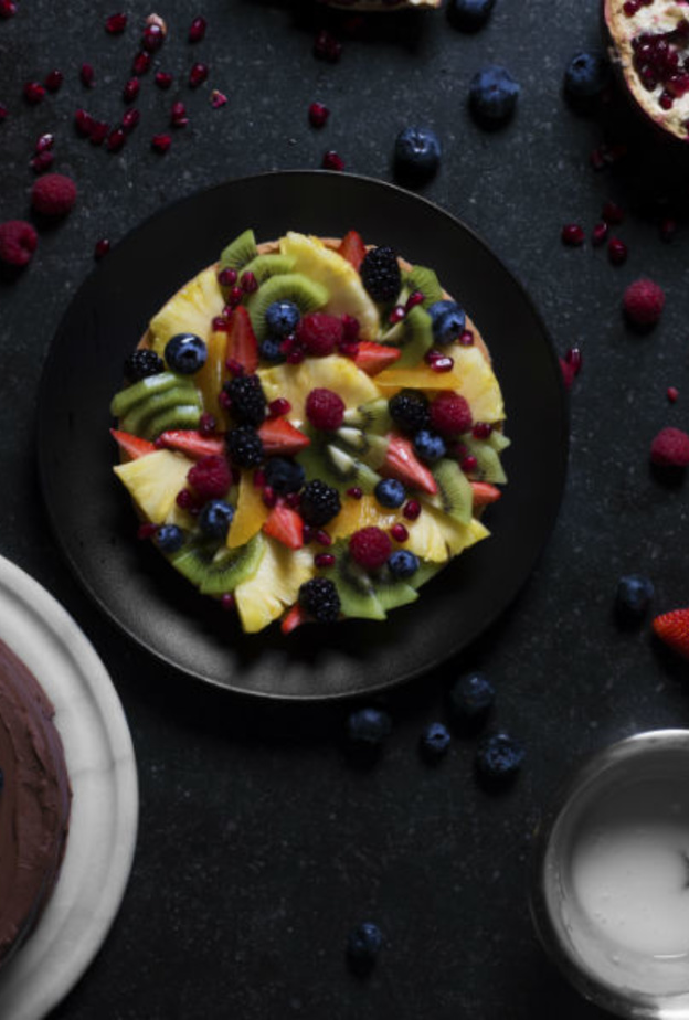 طبقات من الكيك الخالي من الدقيق