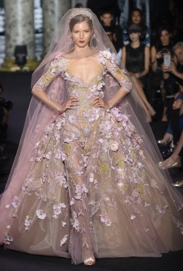 فستان ابيض من  Giambattista Valli