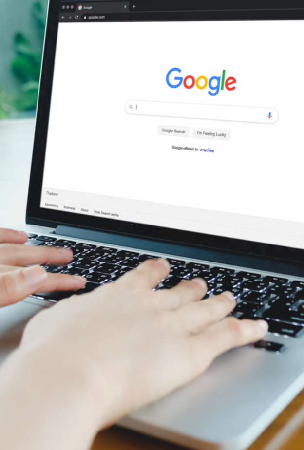 أضافت شركة جوجل الوضع الداكن رسميًا لمحرك بحثها عبر أجهزة الحواسيب