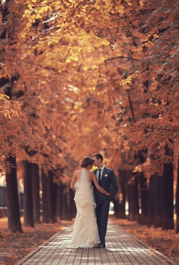 أفكار مميزة لديكور زفاف خريف 2021