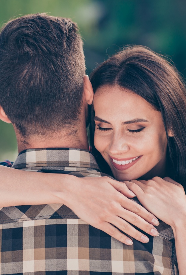 أيهما أكثر حناناً عند الوقوع في الحب الرجل أم المرأة