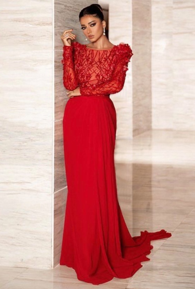 ازياء سهرات ملونة من اطلالات رحمة رياض بتوقيع Tony Ward