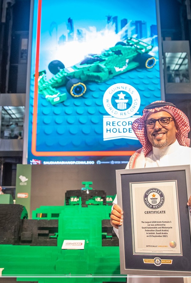 السعودية تدخل موسوعة جينيس بأكبر مجسم لسيارة فورمولا 1 في العالم