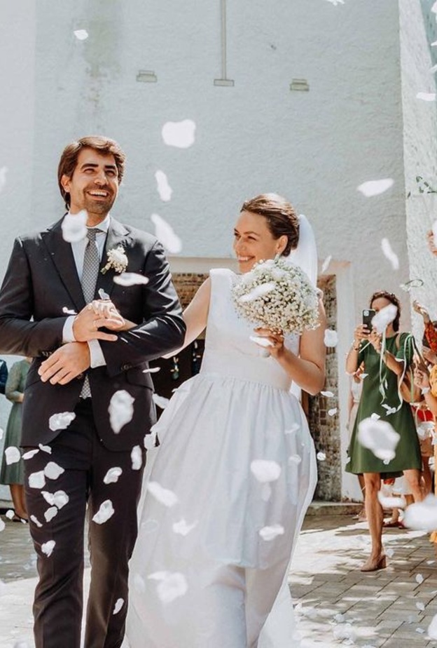 العروس تطالب الضيوف بتحمل تكاليف حضور حفل الزفاف