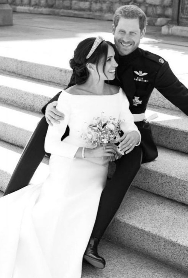 باقة زهور عروس تتضمن زهور أو نباتات زينة تحمل دلالة خاصة