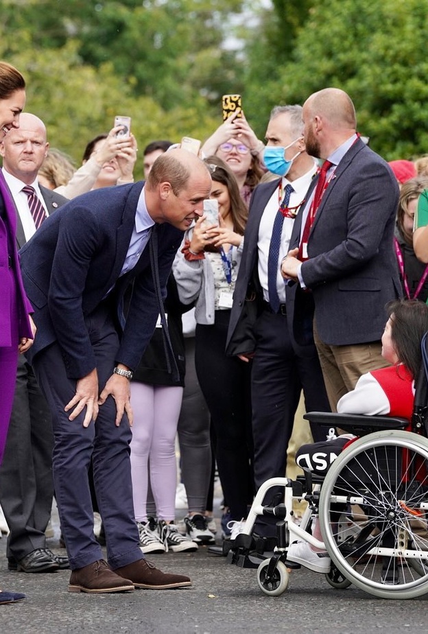 تألقت كيت ميدلتون بالبدلة البنفسجية الأنيقة من Emilia Wickstead