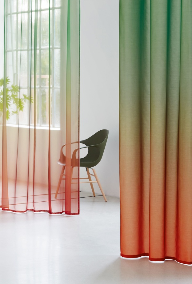 تصاميم ستائر بألوان مبهجة