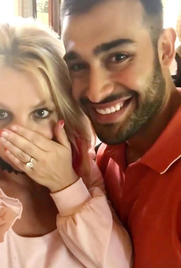 خاتم خطبة بريتني سبيرز من تصميم ماركة Forever Diamonds NY