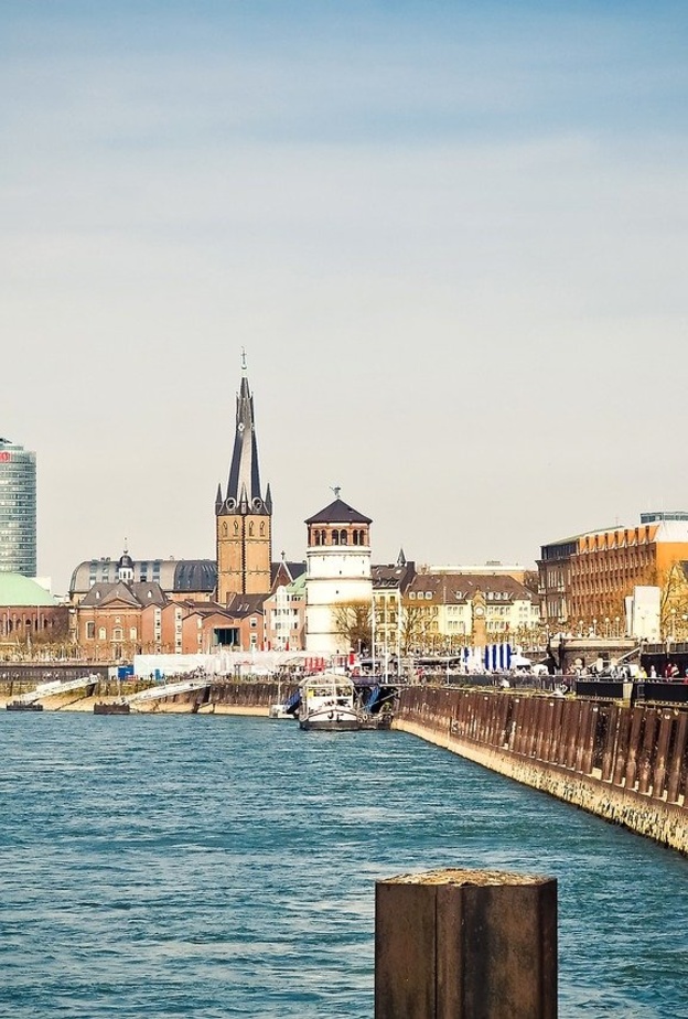 دوسلدورف مدينة جذابة لعطلة الخريف بواسطة MichaelGaida