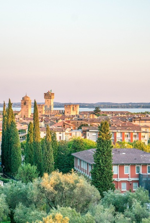 سحر الطبيعة والاستجمام في سيرميوني ايطاليا بواسطة maxpixel