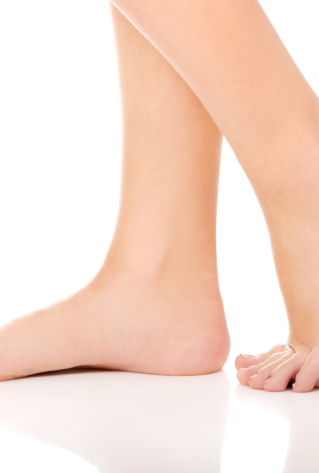 5 وصفات طبيعية للتخلص من رائحة القدمين الكريهة أيام الدراسة