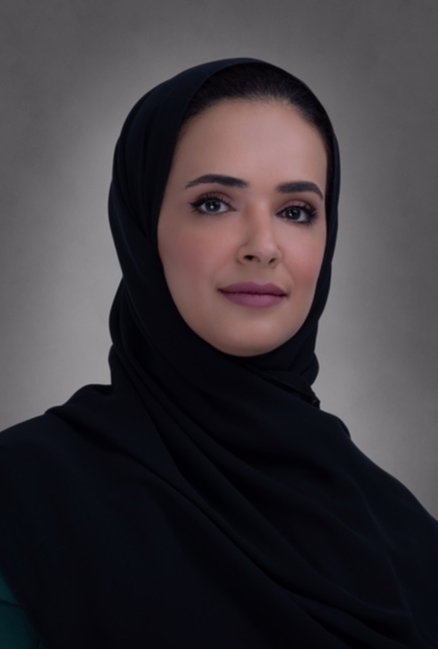 علياء السويدي مدير المكتب الإعلامي لحكومة الشارقة