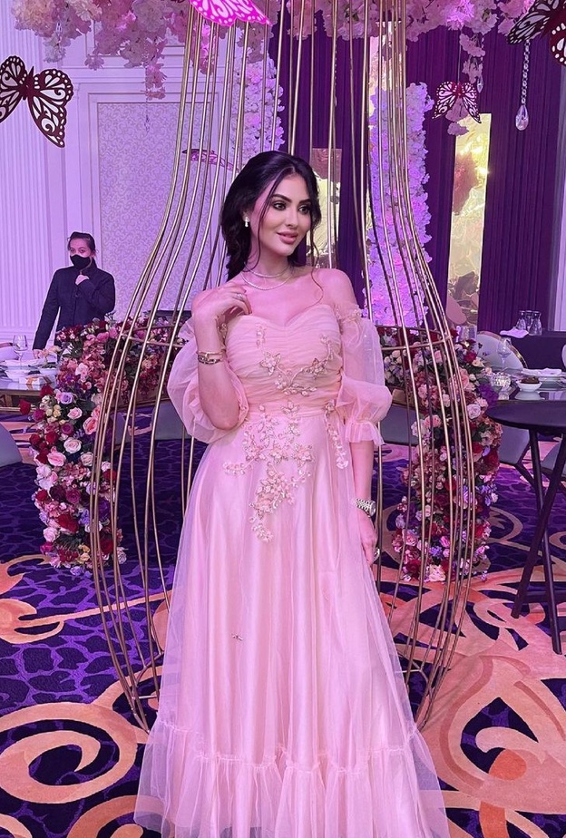 فساتين خطوبة من مريم حسين بالزهري انستقرام@mariamhusseinofficial