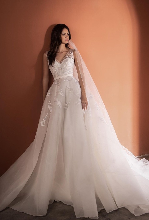 فساتين زفاف من مصممات سعوديات انستقرام@razanalazzouni