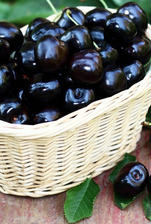 فوائد الكرز الاسود الصحية