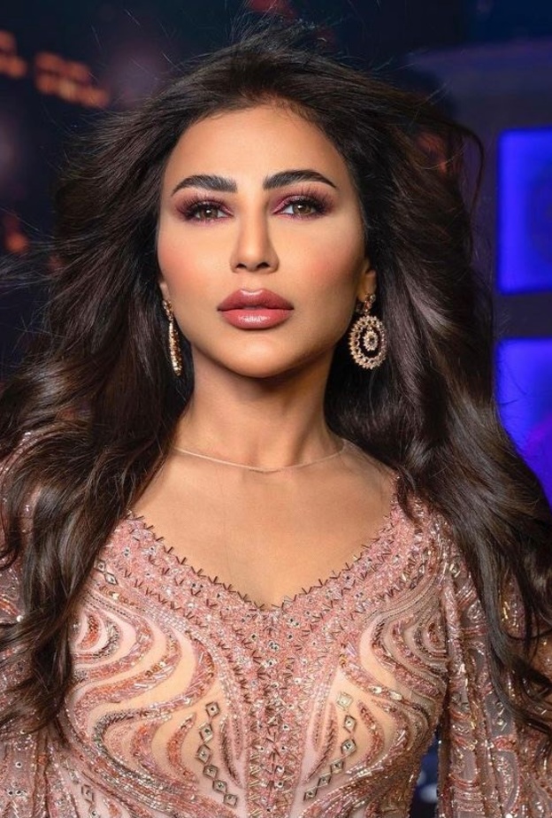 مكياج عروس باللون الوردي القوي من وحي مهيرة عبدالعزيز