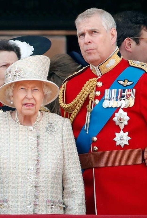 ملكة بريطانيا لن تعارض خطط إبعاد الأمير أندرو عن العمل العام