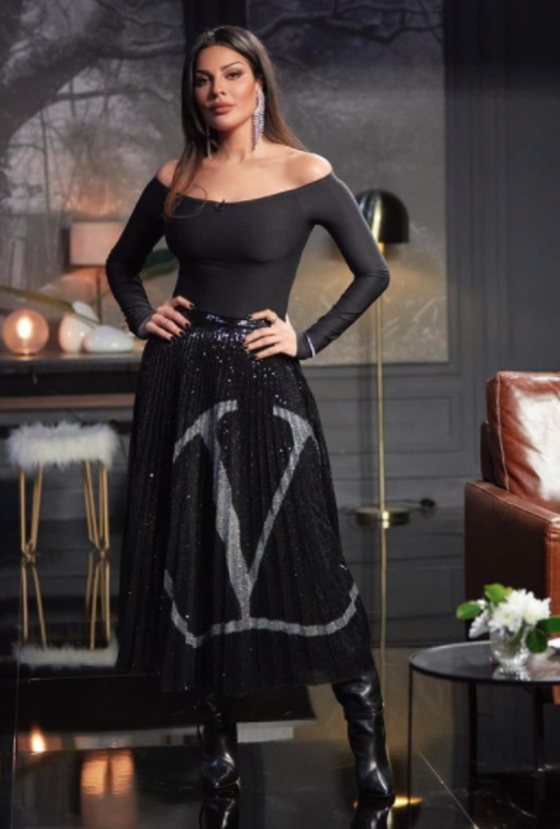 أفكار لتنسيق التنورة الماكسي من وحي إطلالات النجمات