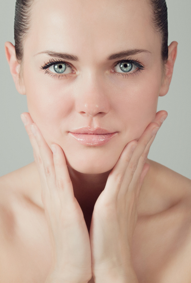 أفضل ماسكات طبيعية لتهدئة حبوب الوجه الصغيرة